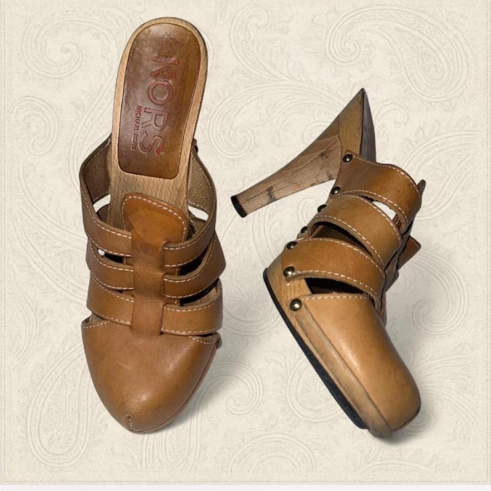 Michael Kors made in Italy, tan Brown Leather Mules wooden sole silver grommets